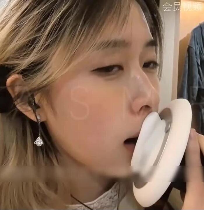 椰子ASMR 无降噪 舔耳膜 轻暴力